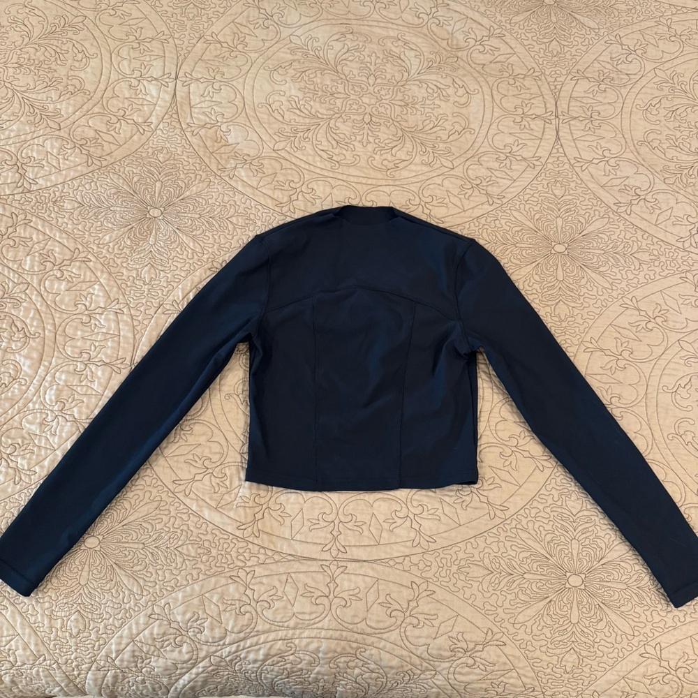 Laslulu Black Cropped Long Sleeve Workout Top – Size M